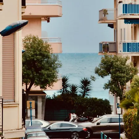 2 Les Clematites Apartman Menton