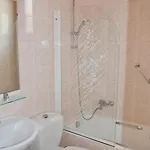 2 Les Clematites مينتون